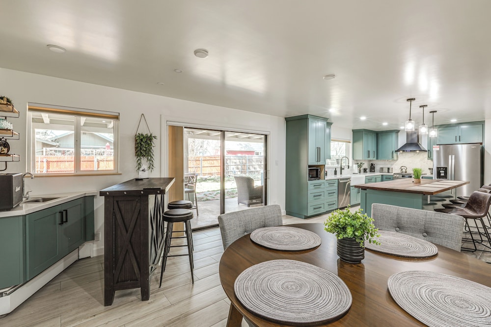 Walk to Dtwn Flagstaff: Home w/ Great Outdoor Area