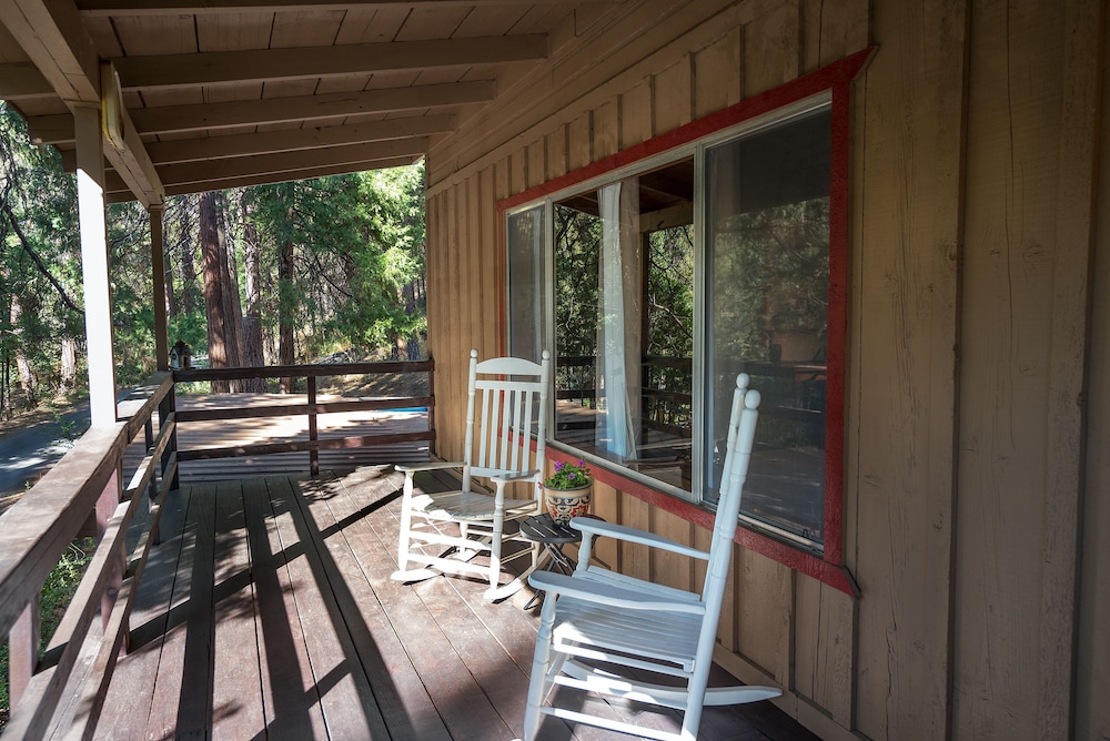 Yosemite Scenic Wonders - Bass Lake Area