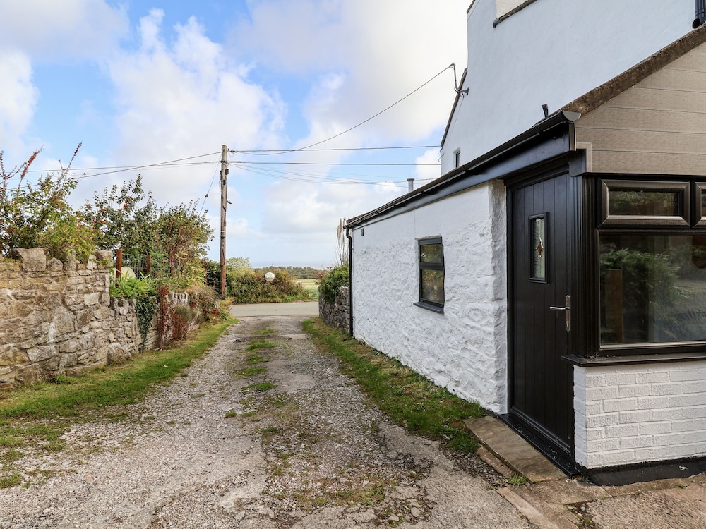 3 Penllan Cottages