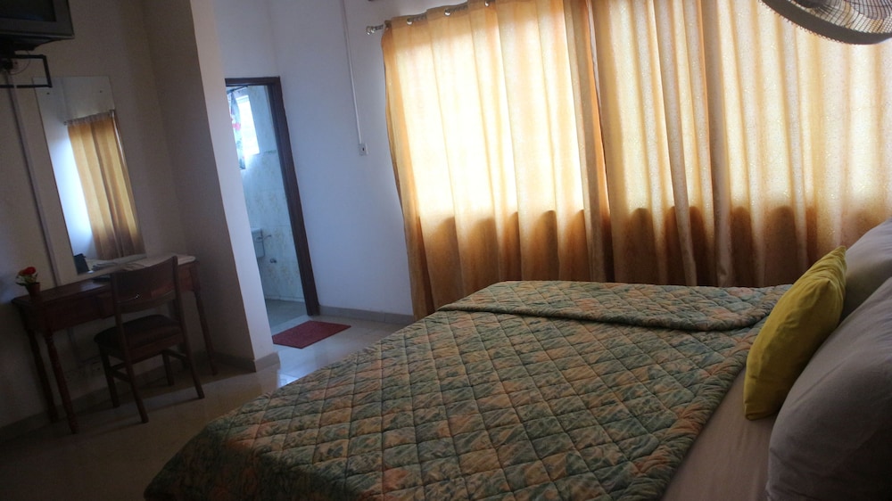 DeeGold Guest Home