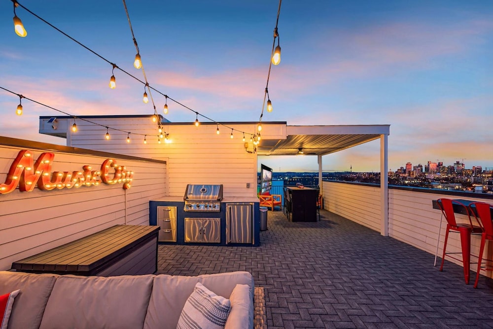 Nashvegas 13 Beds Rooftop Views Mins to Broadway