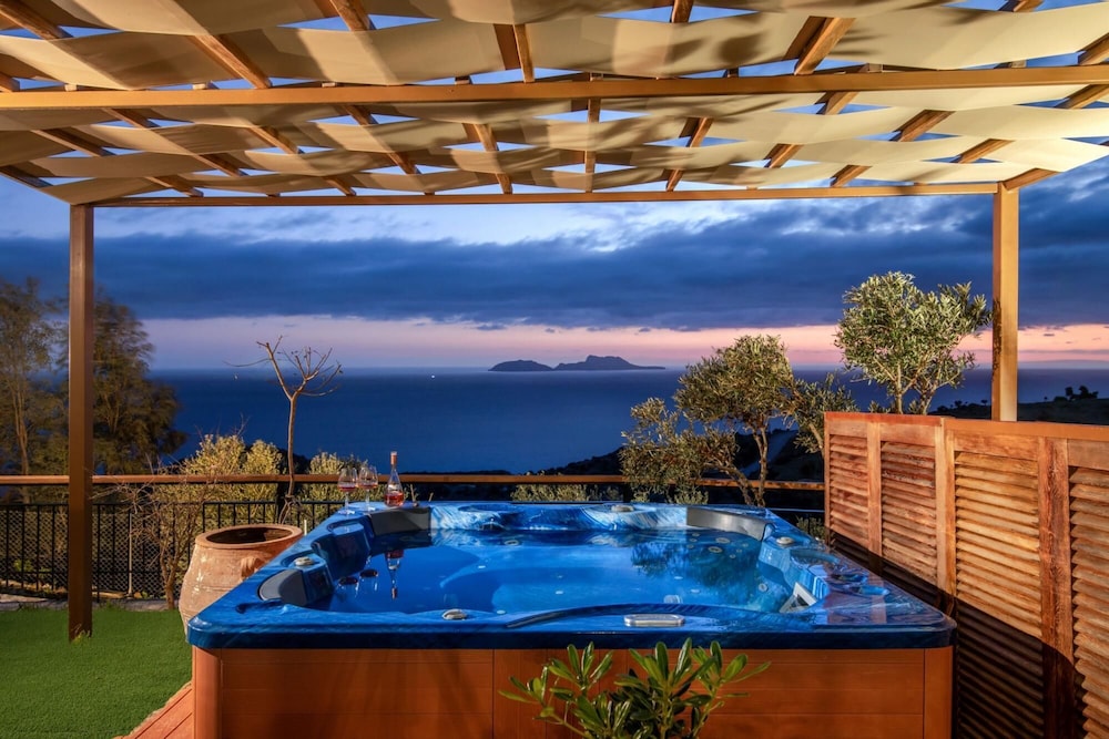 Giannios Traditional Superior Suite by Estia view 5