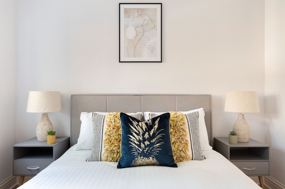Comfortable 2 Bed Apartment by Tower Bridge