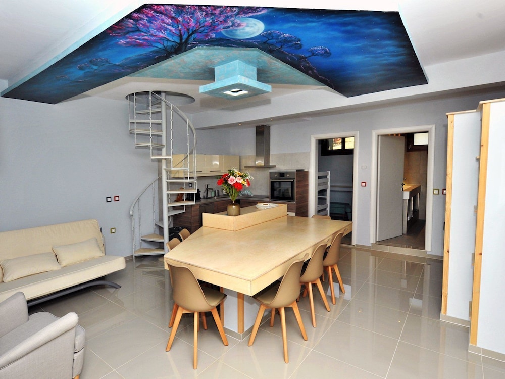 Lancaster Mansion en Kassandra — kitchen