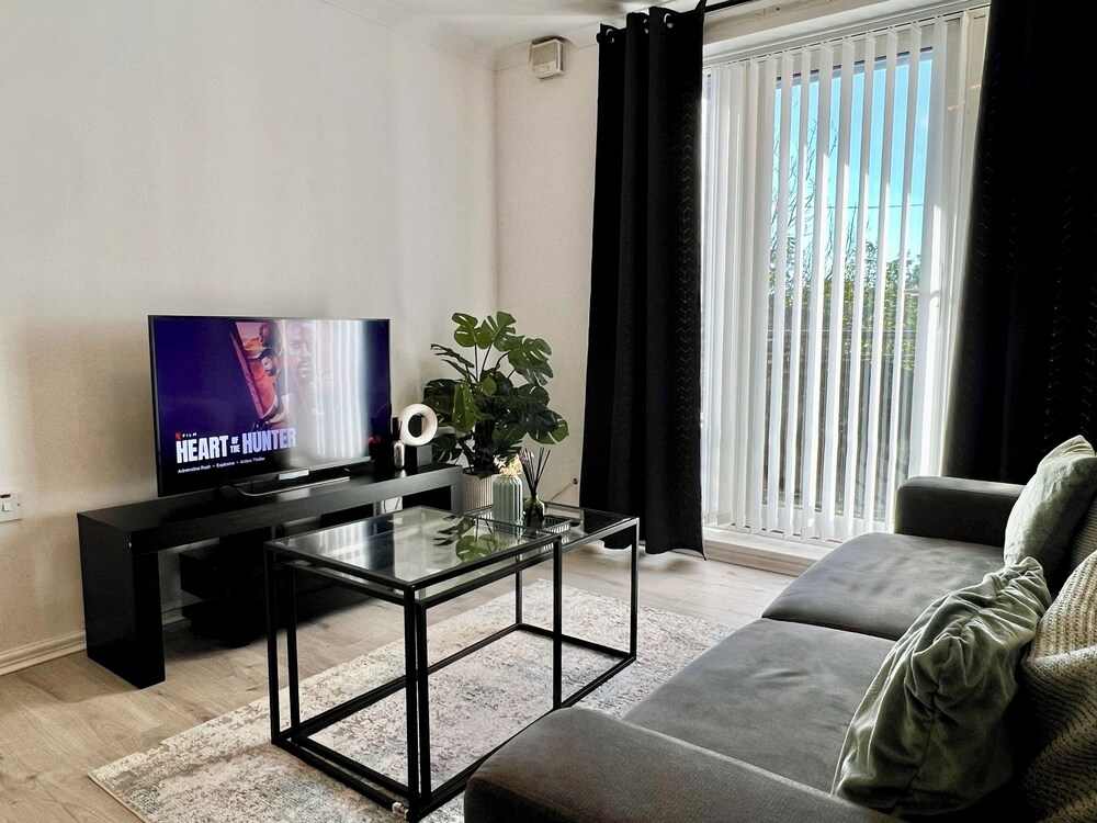 London Oasis Apartment Escape