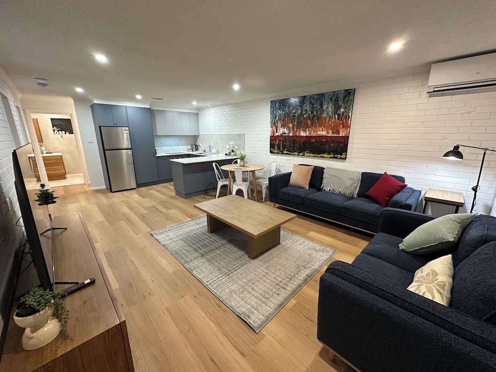 Central Cullen Apartments