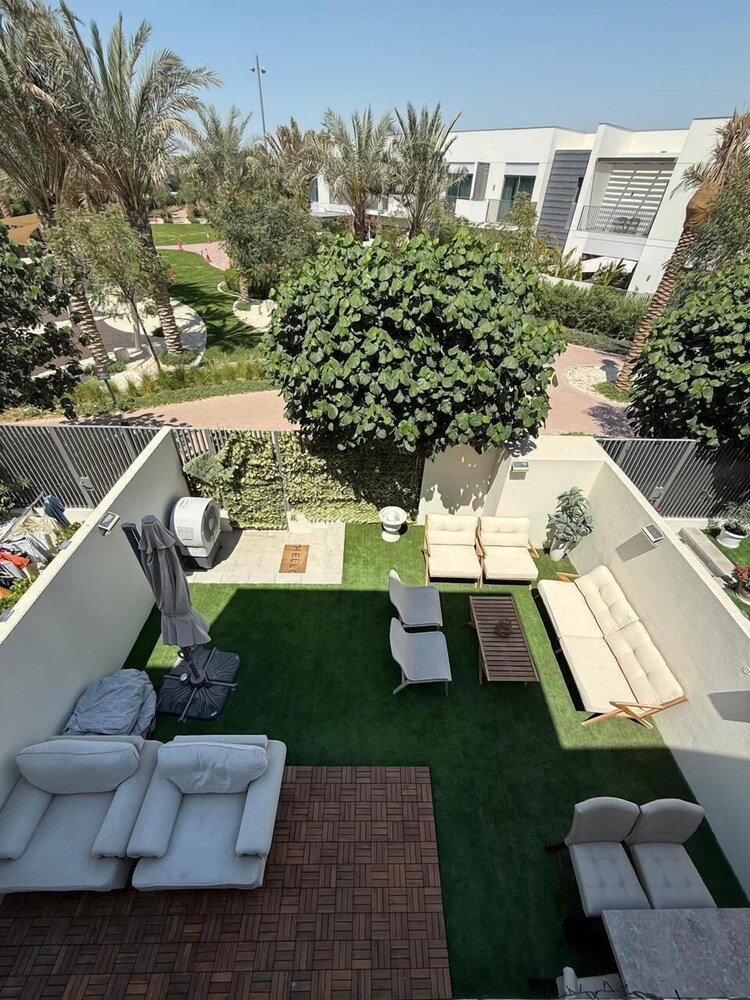 Elegant Stay in Ranches Villa