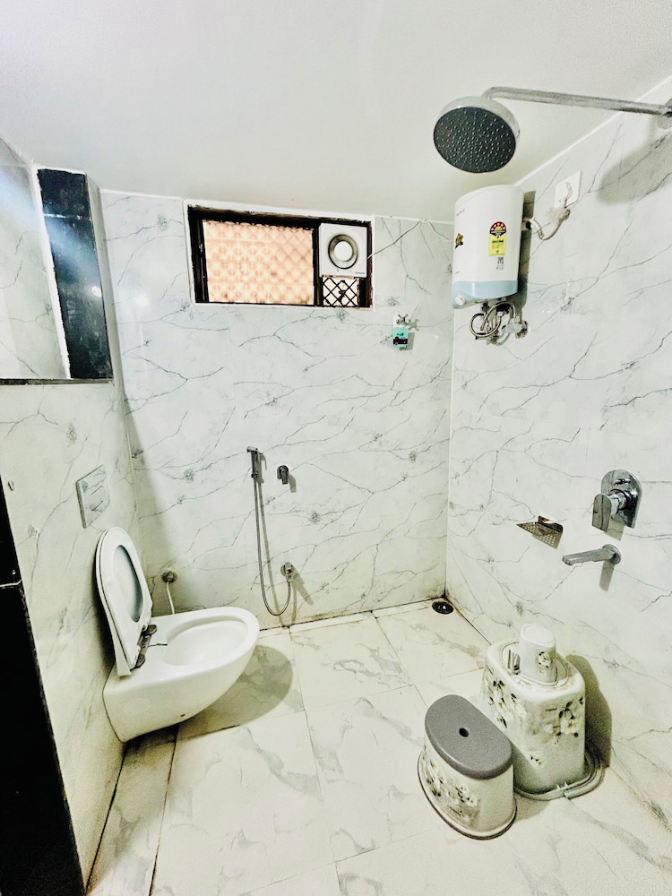 Gokul hotel