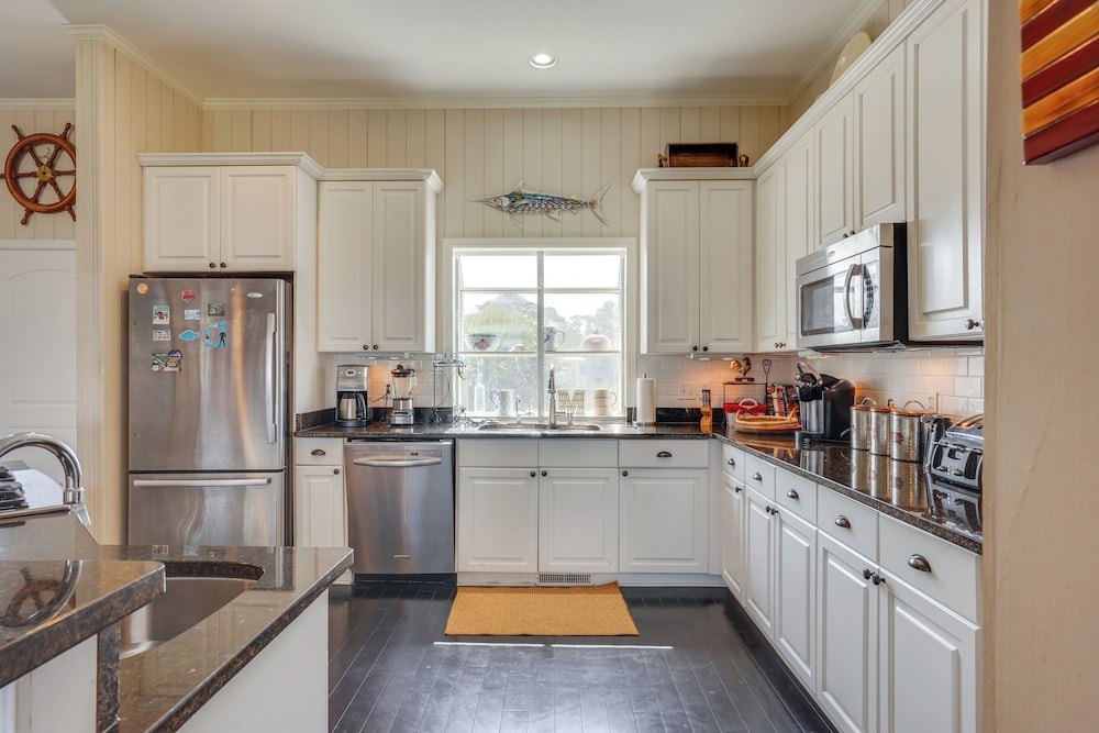 Marina & Golf Course Views: Edisto Island Home