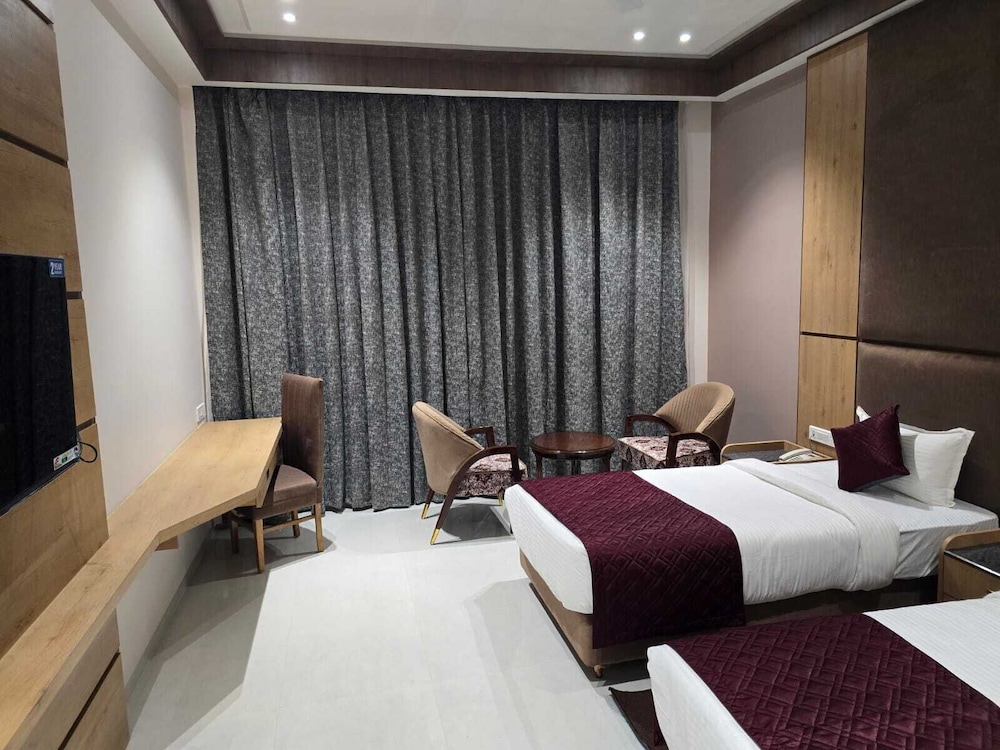 Nirvana Grand Hotel & Resort