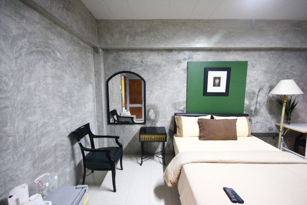 Suntisuk Place