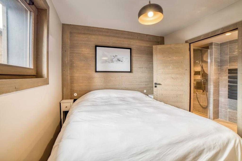 Luxurious 4-room Apartment With Swimming Pool, Gym, spa and Parking view 5