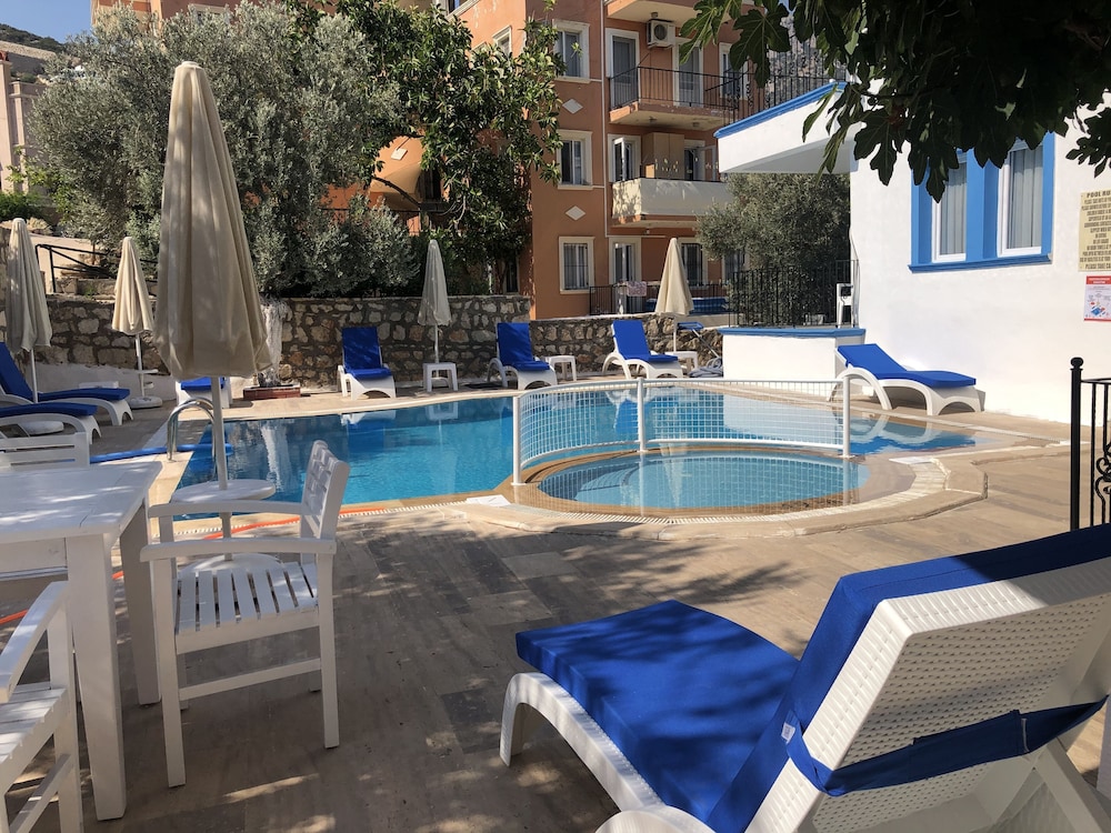 Lizo Hotel - Image 51