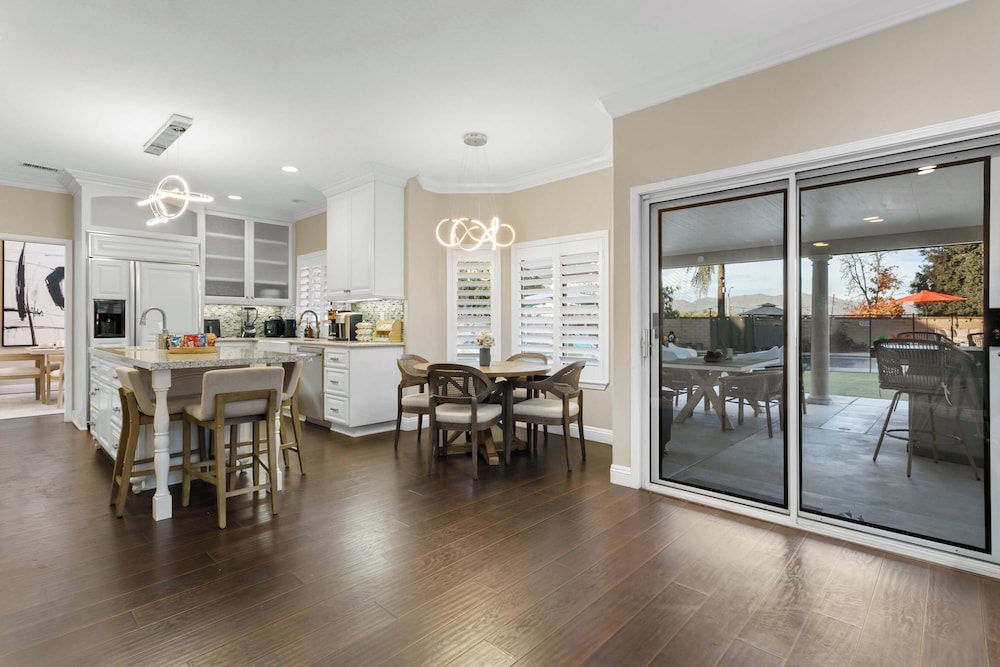 Luxury Pool Home w Theater Games & Mountain View