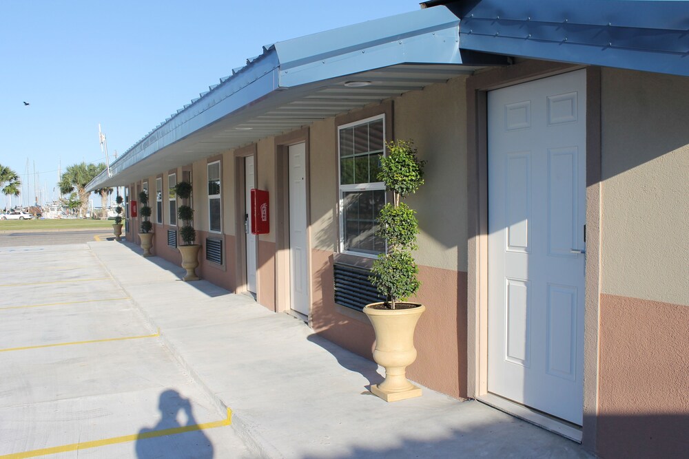 Harbour Inn