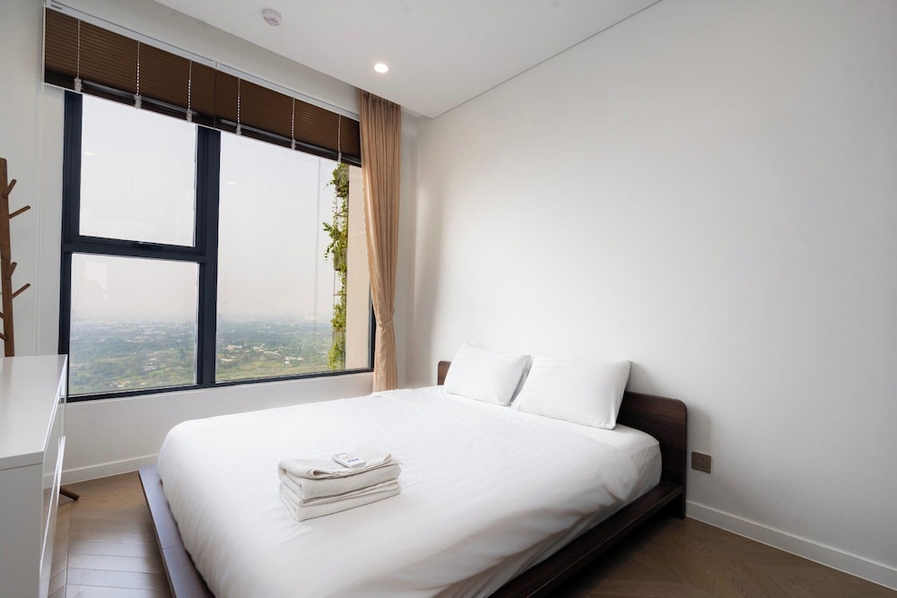 Lumiere Riverside Luxury Apartment