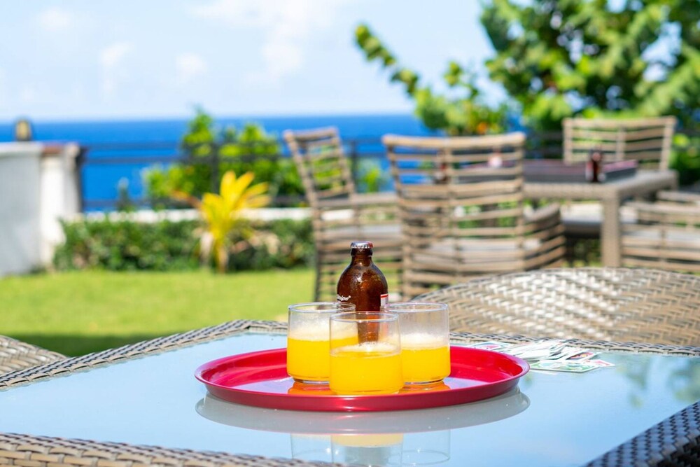 Panoramic Cliffside Luxe Villa