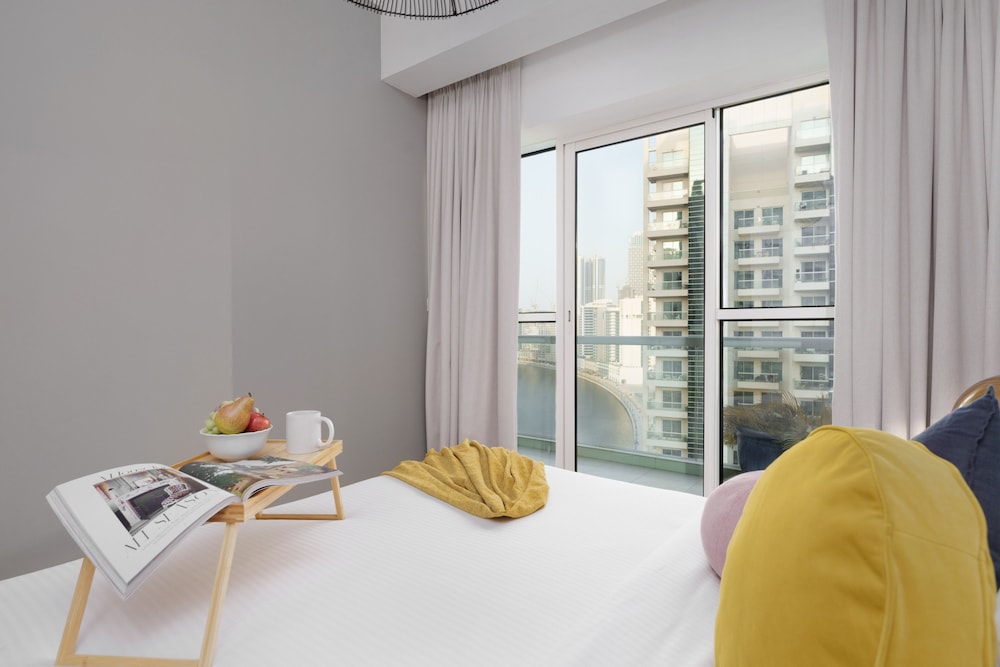Maison Privee - Superior Apt in Business Bay w/ Dubai Canal Views