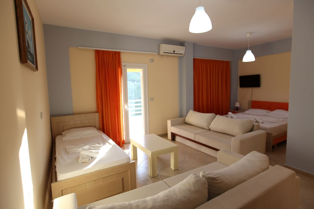 Karos Hotel Llaman