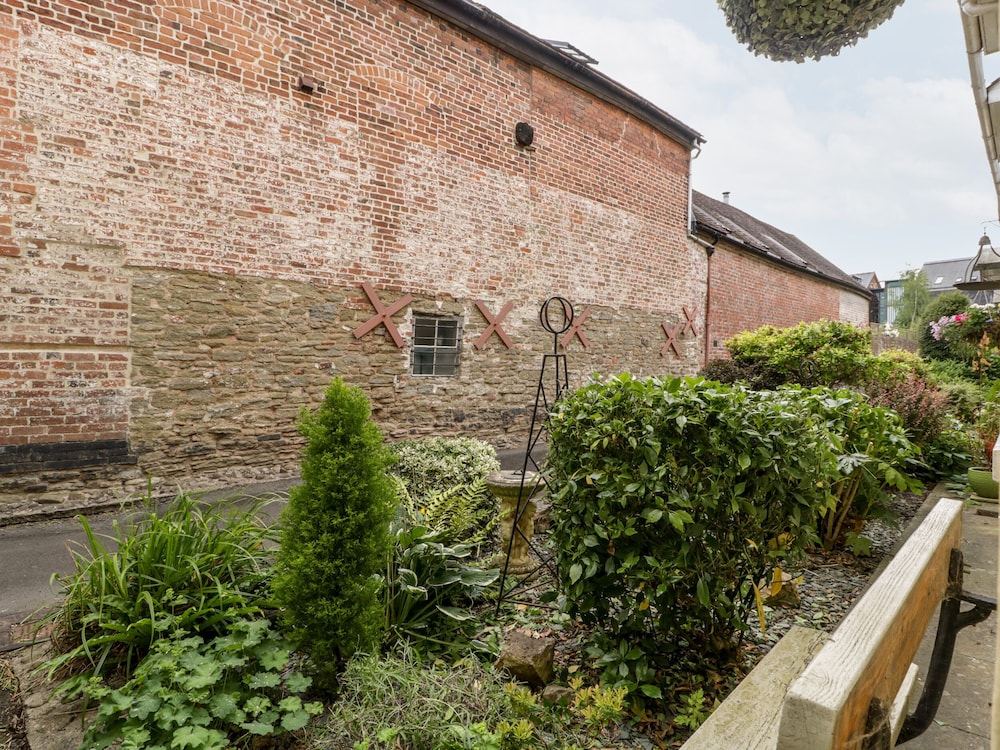 138d Old Star & Garter Mews