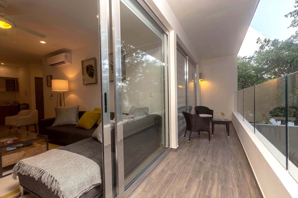 Solea by Mikitito Rentals