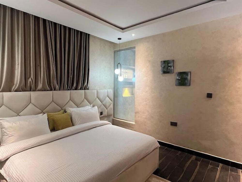 Casa- Grey Apartments