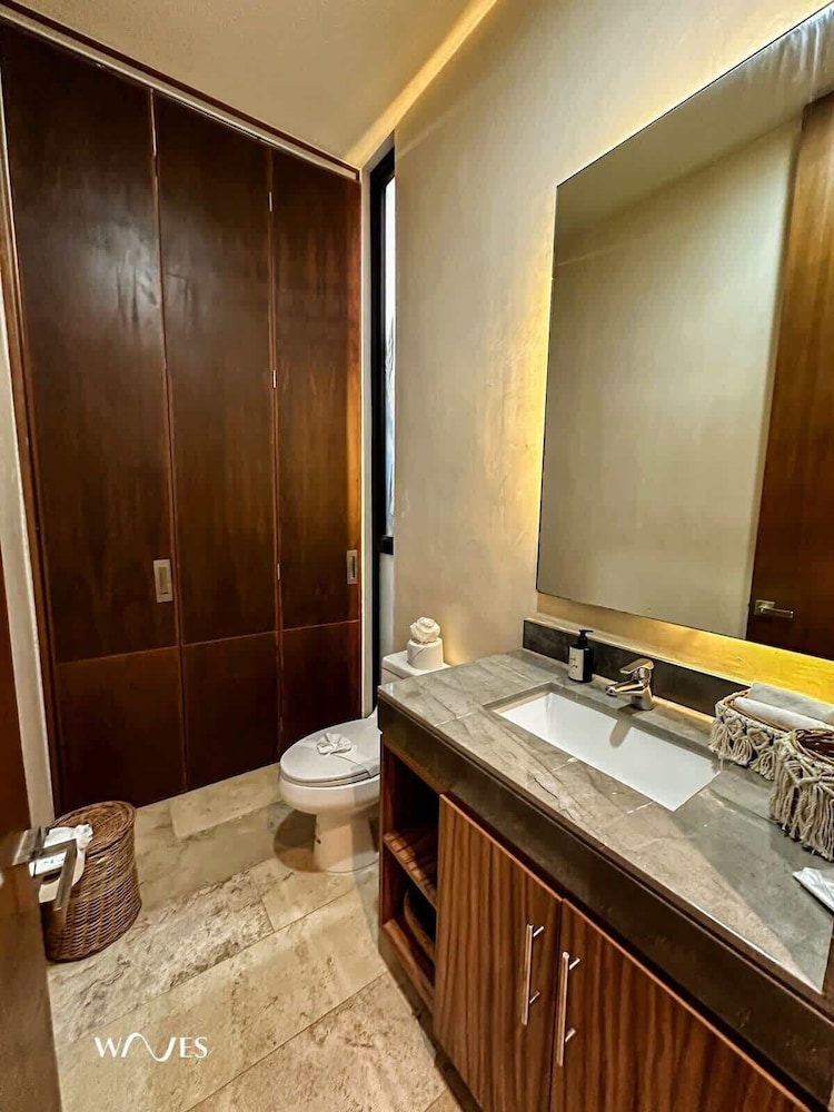 Spacious 2 BR Apartment With Private Pool, Top Amenities