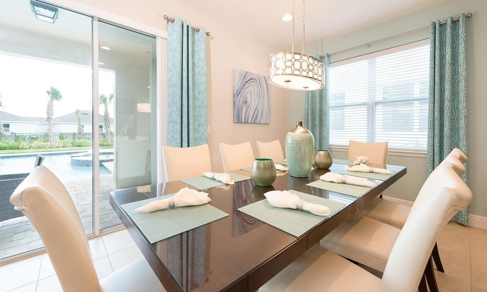 7412 MA - Stylish Home Near Parks