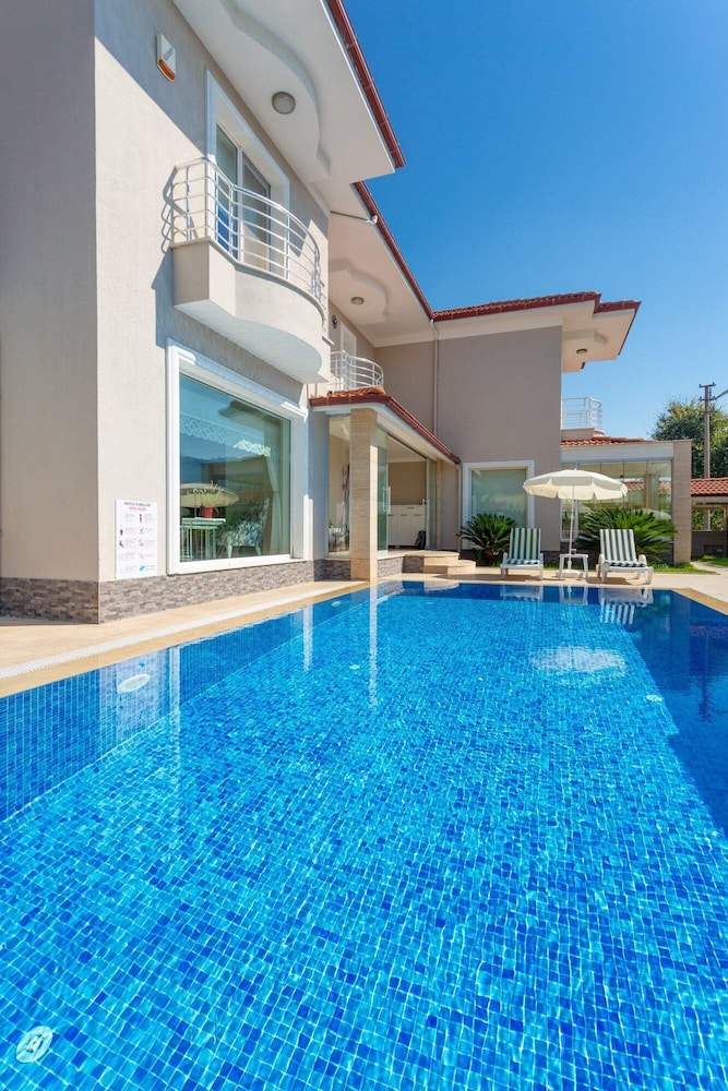 Villa Nirvana Large Private Pool A C Wifi Car Not Required Eco-friendly - 2832 view 2