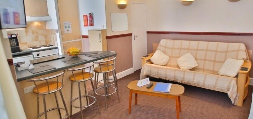 Lynton Apartments