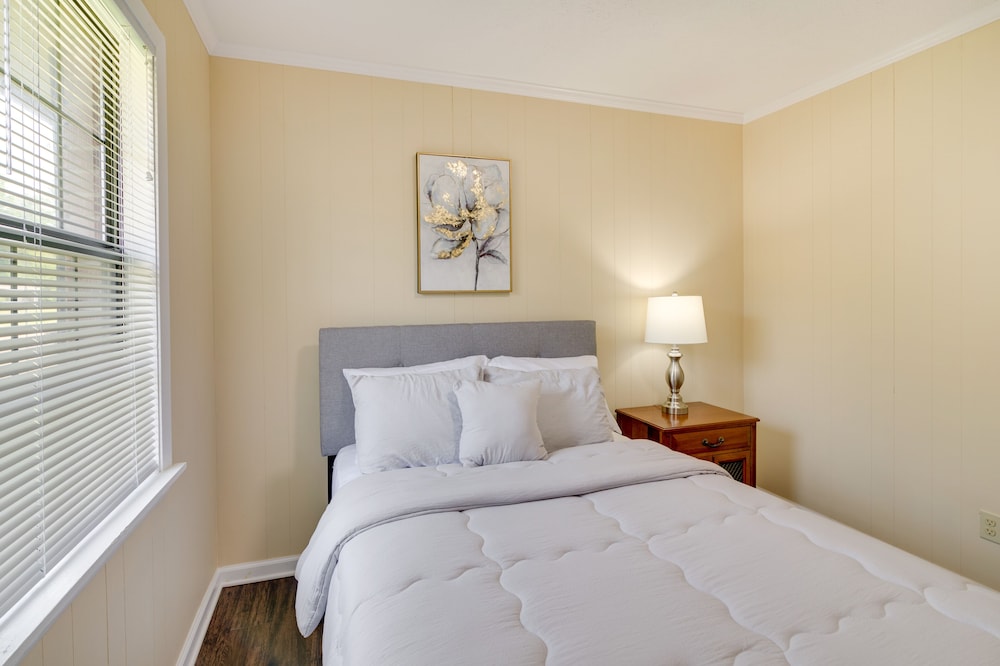 Batesville Vacations - Mississippi Vacation Rental < 1 Mi to Ole Miss - Property Image 3