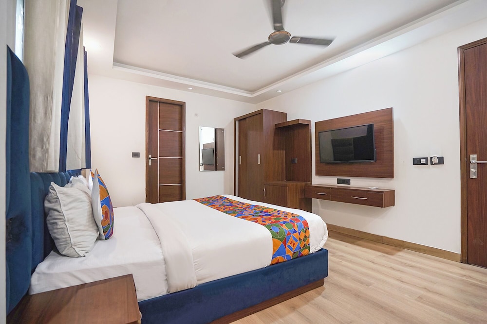 Fabhotel Golden Eye Inn