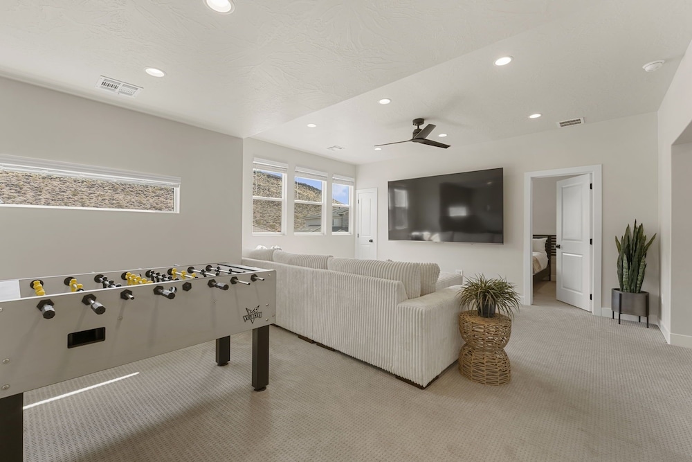 The Splash Yard 5 Bedroom Home