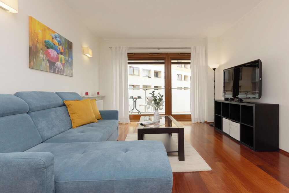 Apartment With 3 Rooms Bemowo by Renters view 2