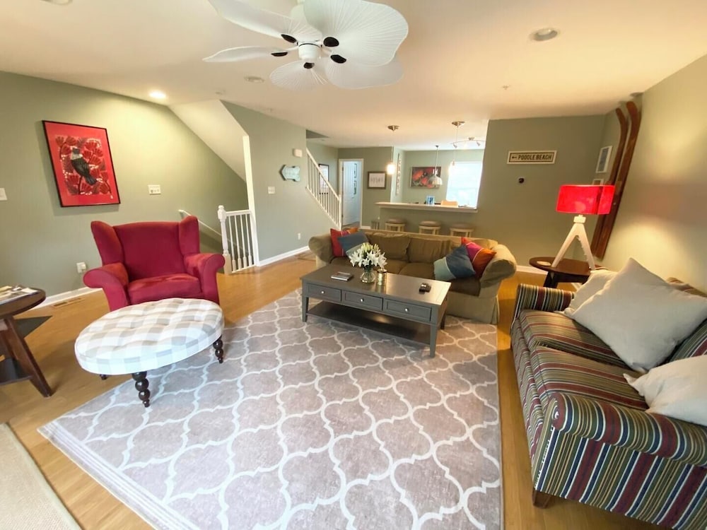 Canal Landing Court 36
