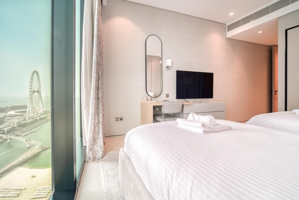 Picturesque Balcony and Beach Haven at Address JBR
