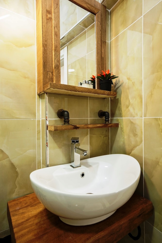 Cube Suitler - Image 51