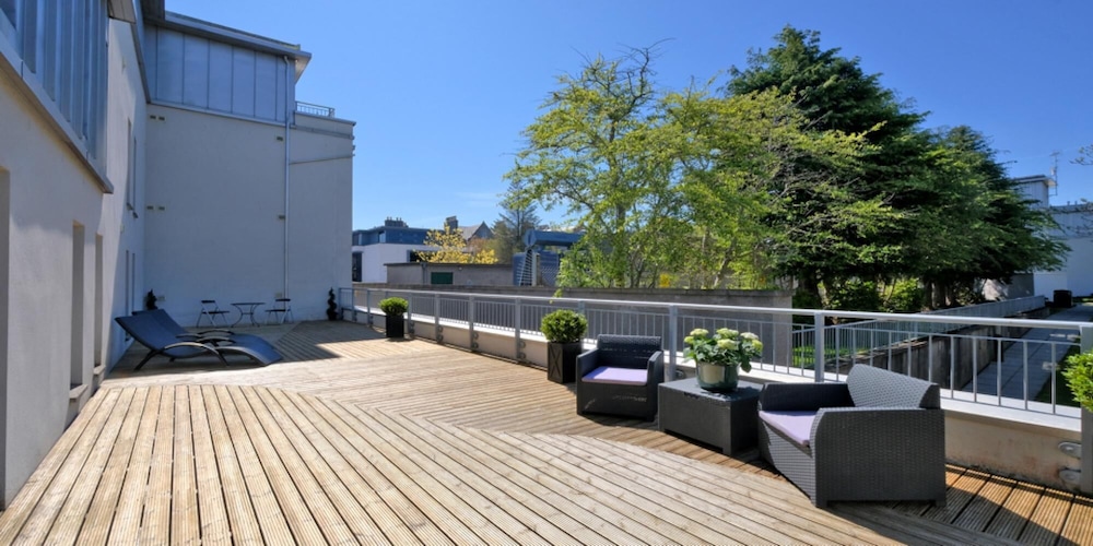Executive Three Bedroom Apartment in Aberdeen s West End view 3