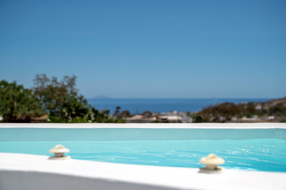 Karpimo Suites