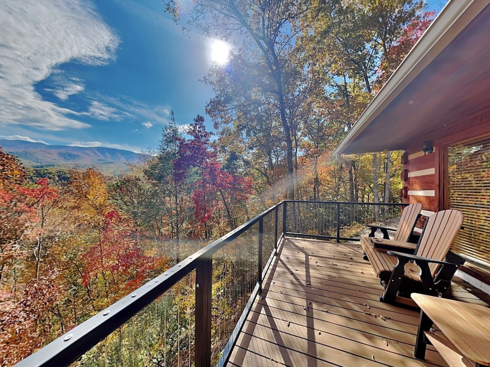 Alexander's Lookout by Jackson Mountain Rentals