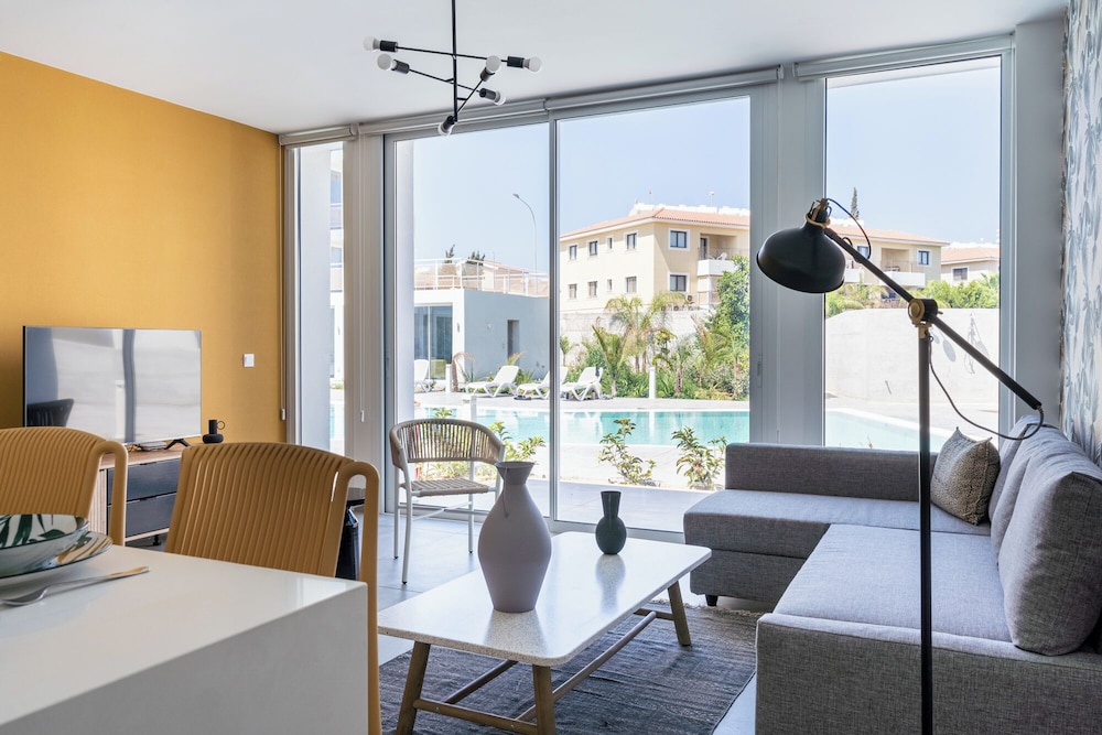 Blu Horizon - Stylish Living with Pool & Balconies in Protaras
