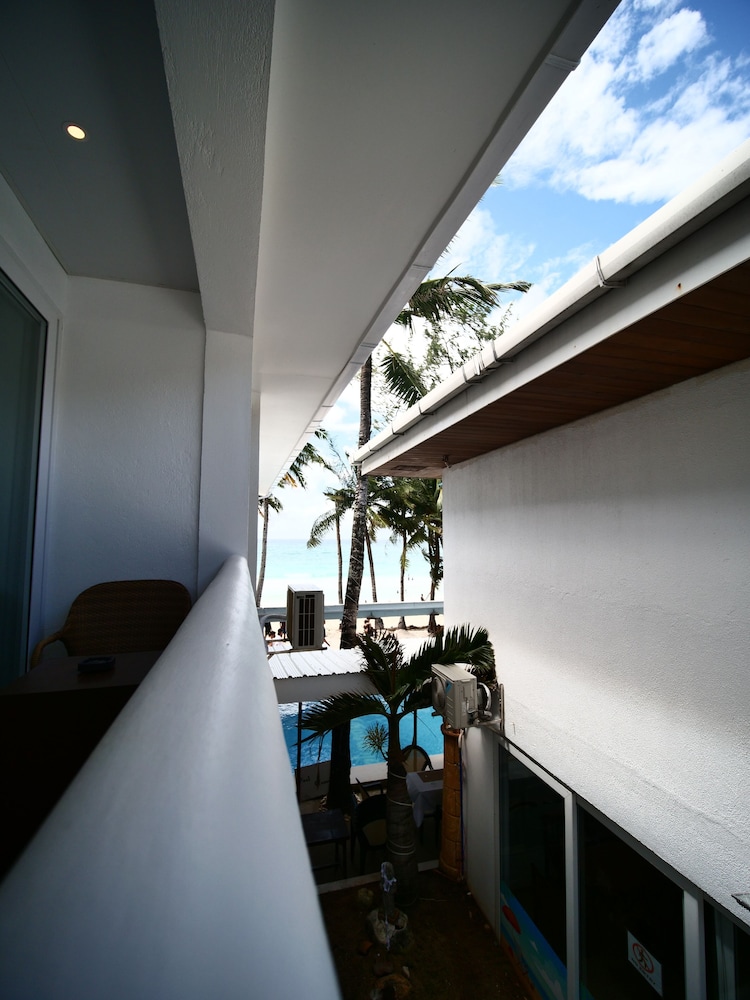 Calypso Beach & Dive Resort
