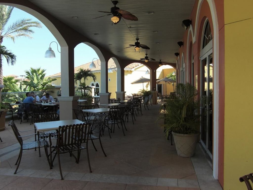 Villas At Regal Palms