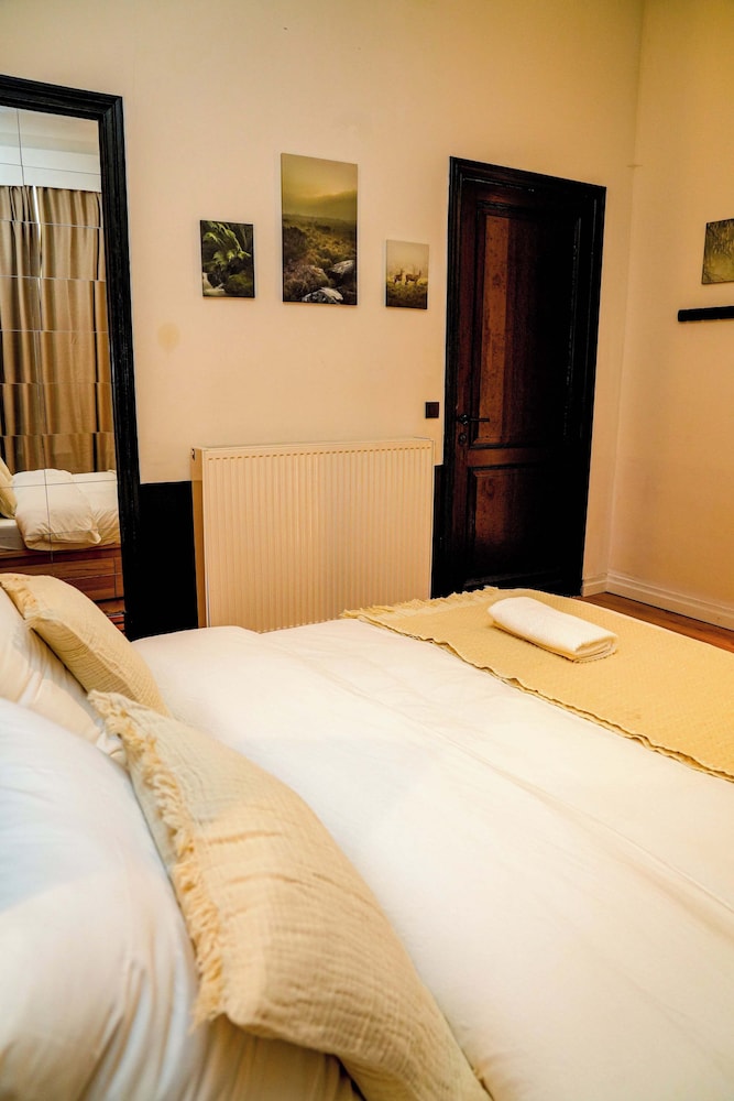 Comfy 5BR Apartment in Heart of Ghent