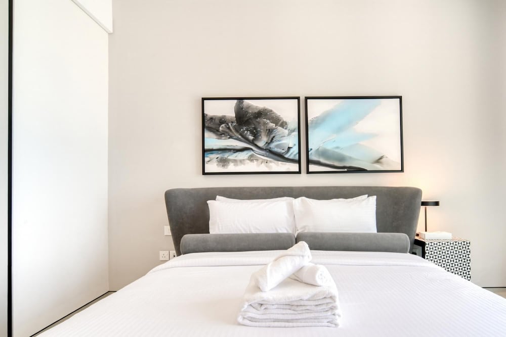 Serene Beachfront Ain Dubai View at Address JBR