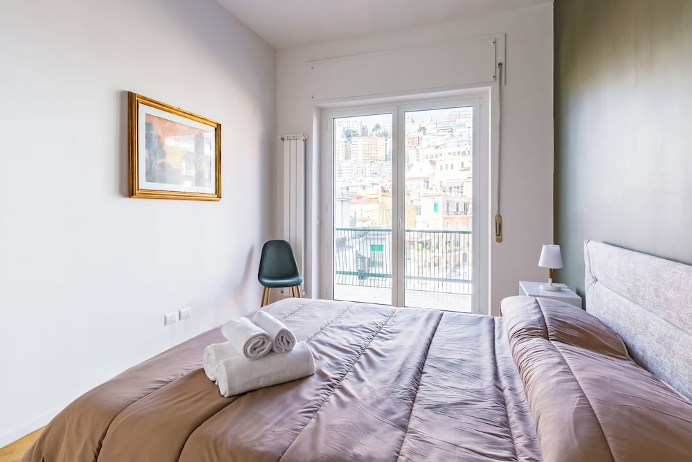 Chiaia Mon Amour Elegant Flat by Napoliapartments