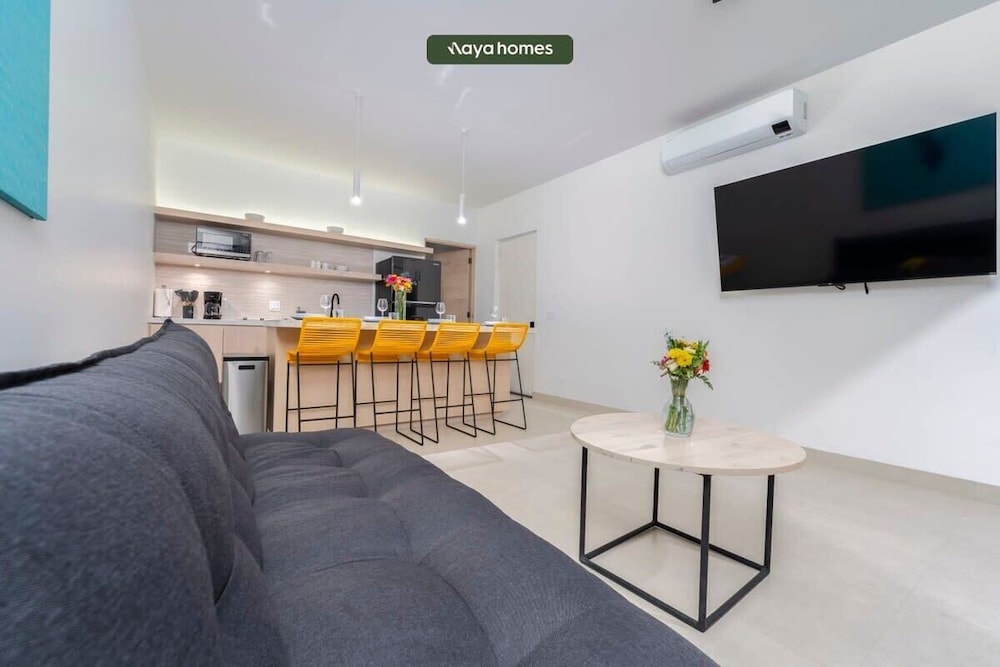 New 1BR Condo in Marina - Rooftop Pool - King Bed