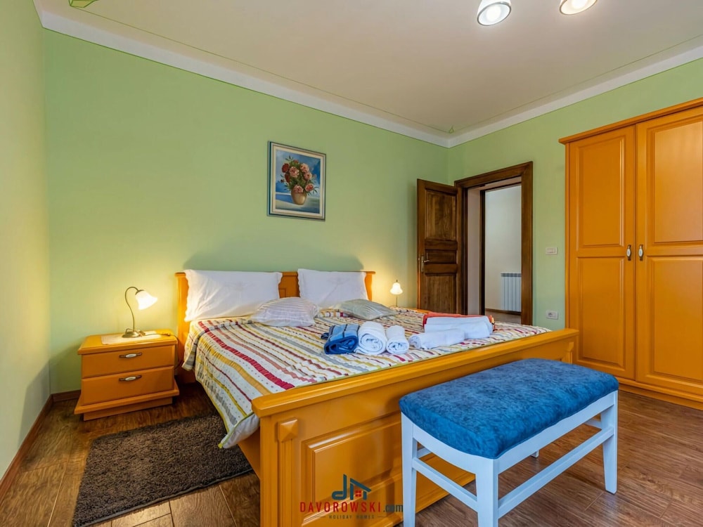 Milena Comfortable Holiday Residence view 3