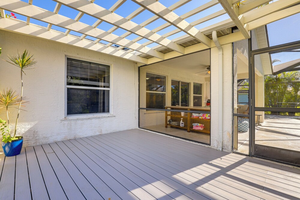 Close to Family Park: Home w/ Screened Lanai!