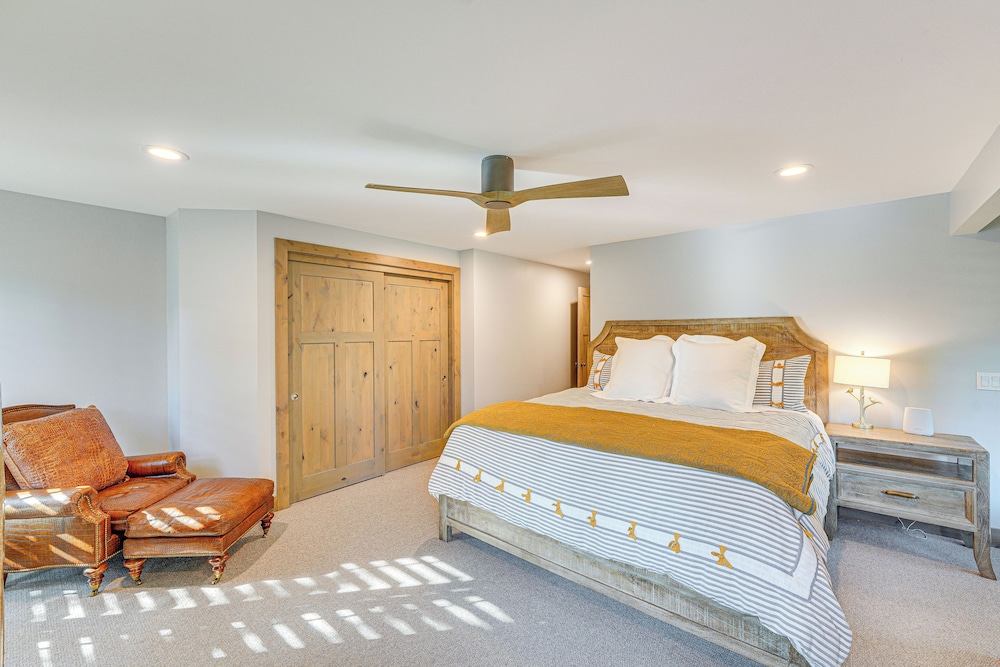 Cozy Sun Valley Townhome w/ Mountain Views! view 4